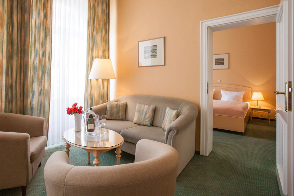 Hotel Villa Auguste Viktoria Heringsdorf Oda fotoğraf